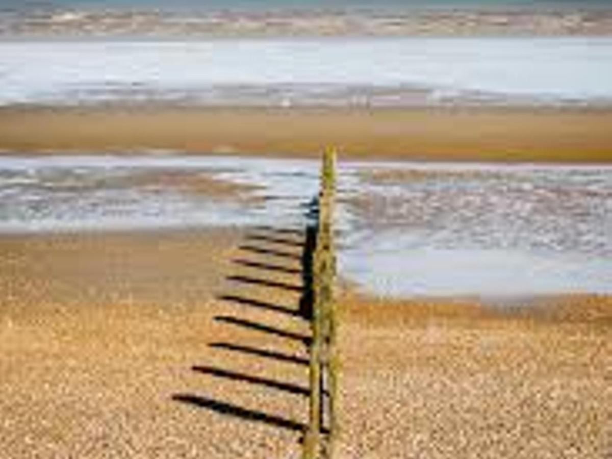 Pass The Keys Fabulous Beach Front Holiday Location Lydd Eksteriør billede