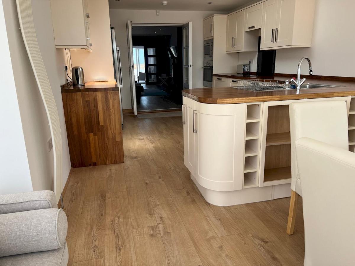 Pass The Keys Fabulous Beach Front Holiday Location Lydd Eksteriør billede