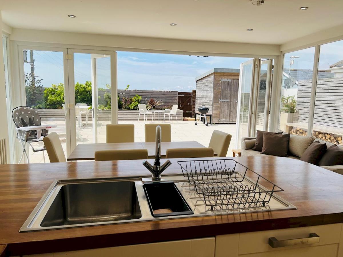 Pass The Keys Fabulous Beach Front Holiday Location Lydd Eksteriør billede