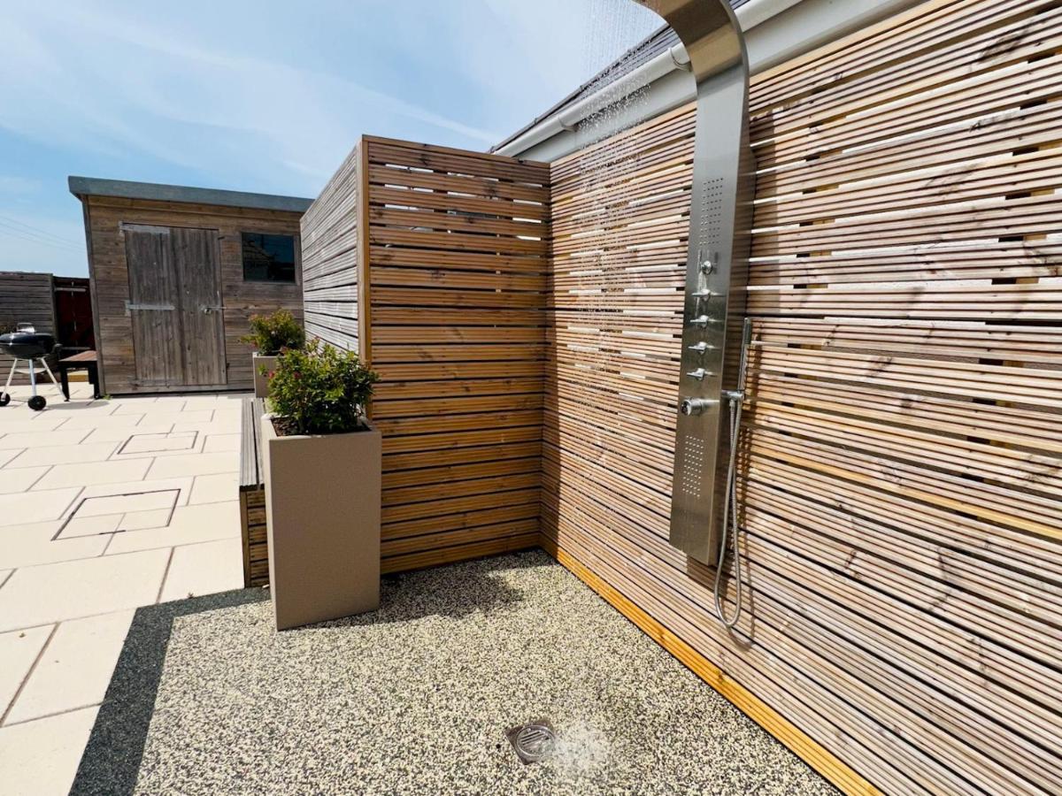 Pass The Keys Fabulous Beach Front Holiday Location Lydd Eksteriør billede