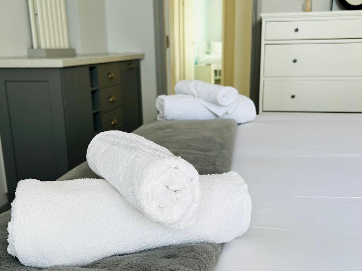 Pass The Keys Fabulous Beach Front Holiday Location Lydd Eksteriør billede