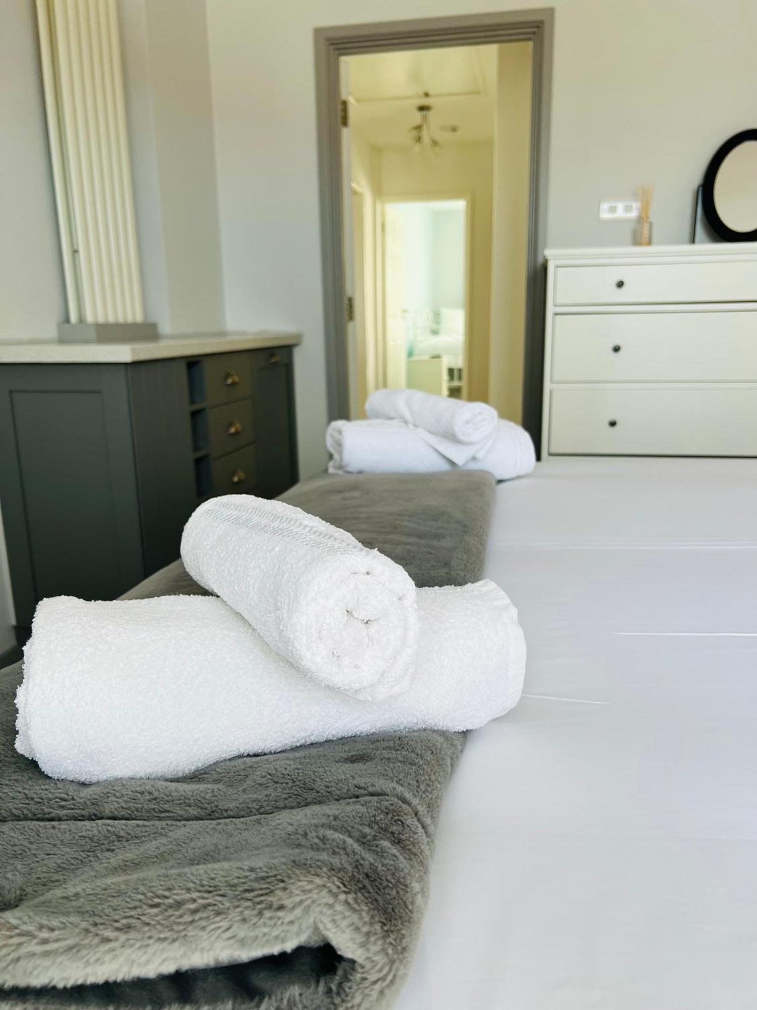 Pass The Keys Fabulous Beach Front Holiday Location Lydd Eksteriør billede